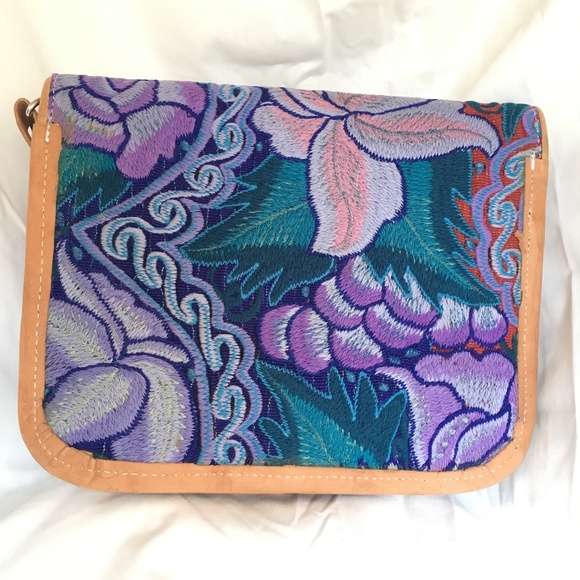 New Embroidered Mexican Leather Purse - Picture 6 of 8